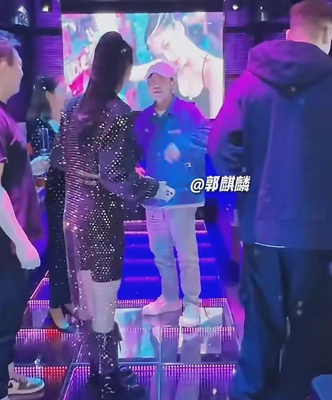 单依纯侵权扯出新瓜!经纪人开商K郭麒麟等人助阵,连夜暂停营业 - 10