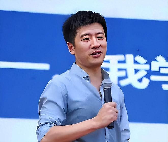 张雪峰去世头七,曝电动车还停在公司楼下!与女儿珍贵合影曝光(组图) - 1