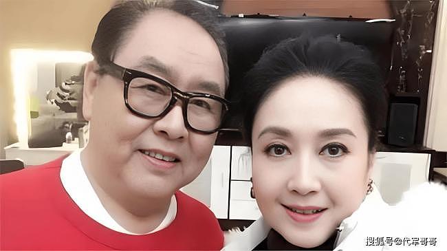 80岁马德华娶美女侯玉敏,儿子成为他的骄傲(组图) - 5