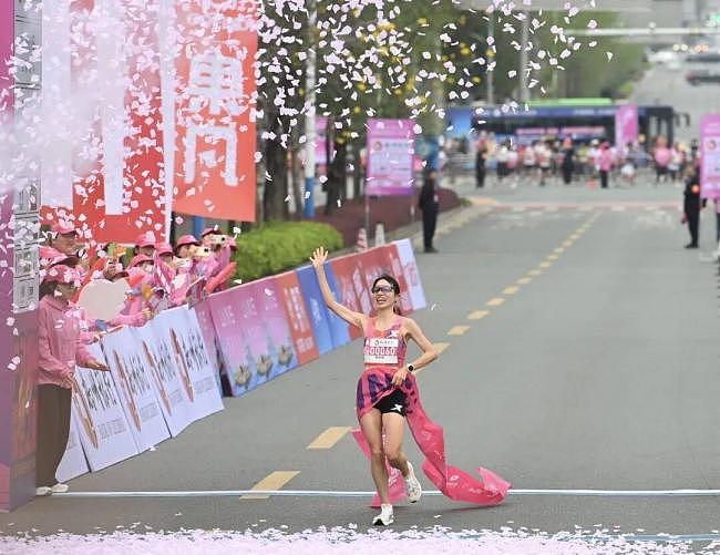 从“最快女护士”到全职跑者,张水华赚翻了(组图) - 1