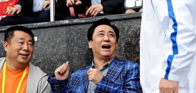 又一“许家印”出现！骗贷2700亿潜逃外国，3.75万股民血本无归（组图） - 4
