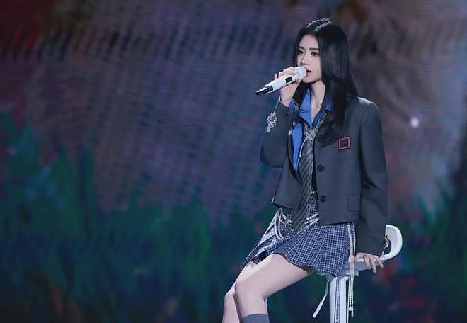鞠婧祎与丝芭互撕背后：起底昔日“4000年美女”造神真相 - 7
