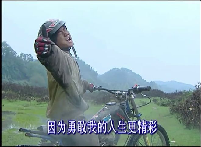 平时直播只有几十个人，突然涌入3万多人！“张雪机车”店长电话被打爆（组图） - 7