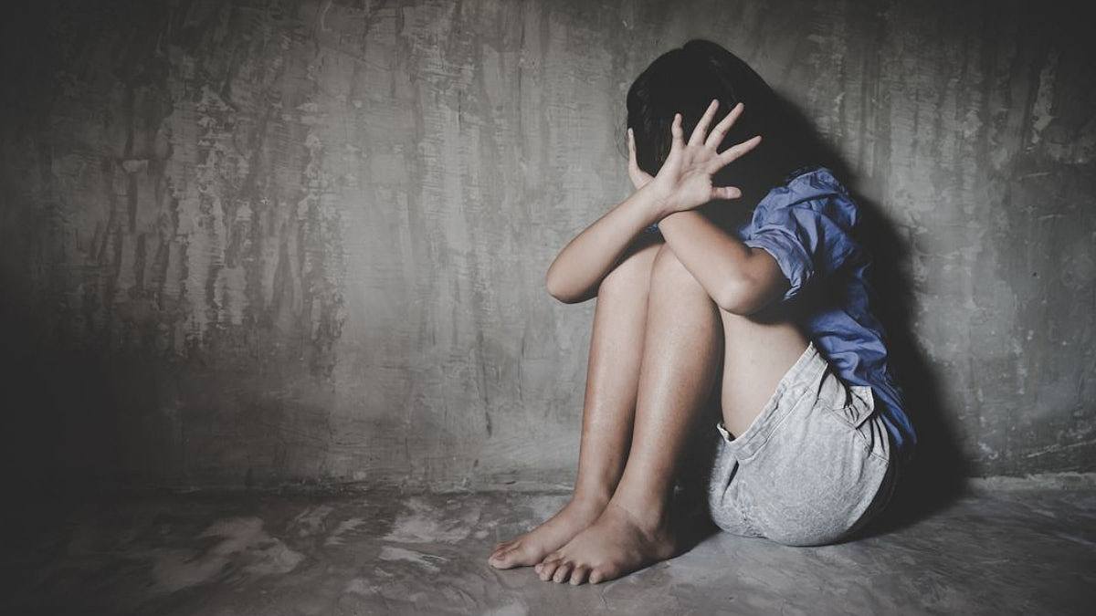 河北中学党委书记涉性侵15岁女学生,女生母亲:他提出20万想私了(组图) - 1