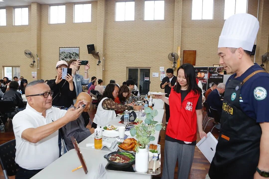 【全记录】风雨无阻赴盛会 美味飘香聚人心 第七季“高手在民间”暨2026西澳中华美食文化盛典及餐饮协会换届庆典（组图） - 109