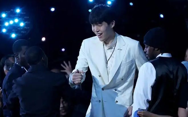 NBA重磅罚单！开拓者在选秀前违规招募杨瀚森，高管遭停职 - 3