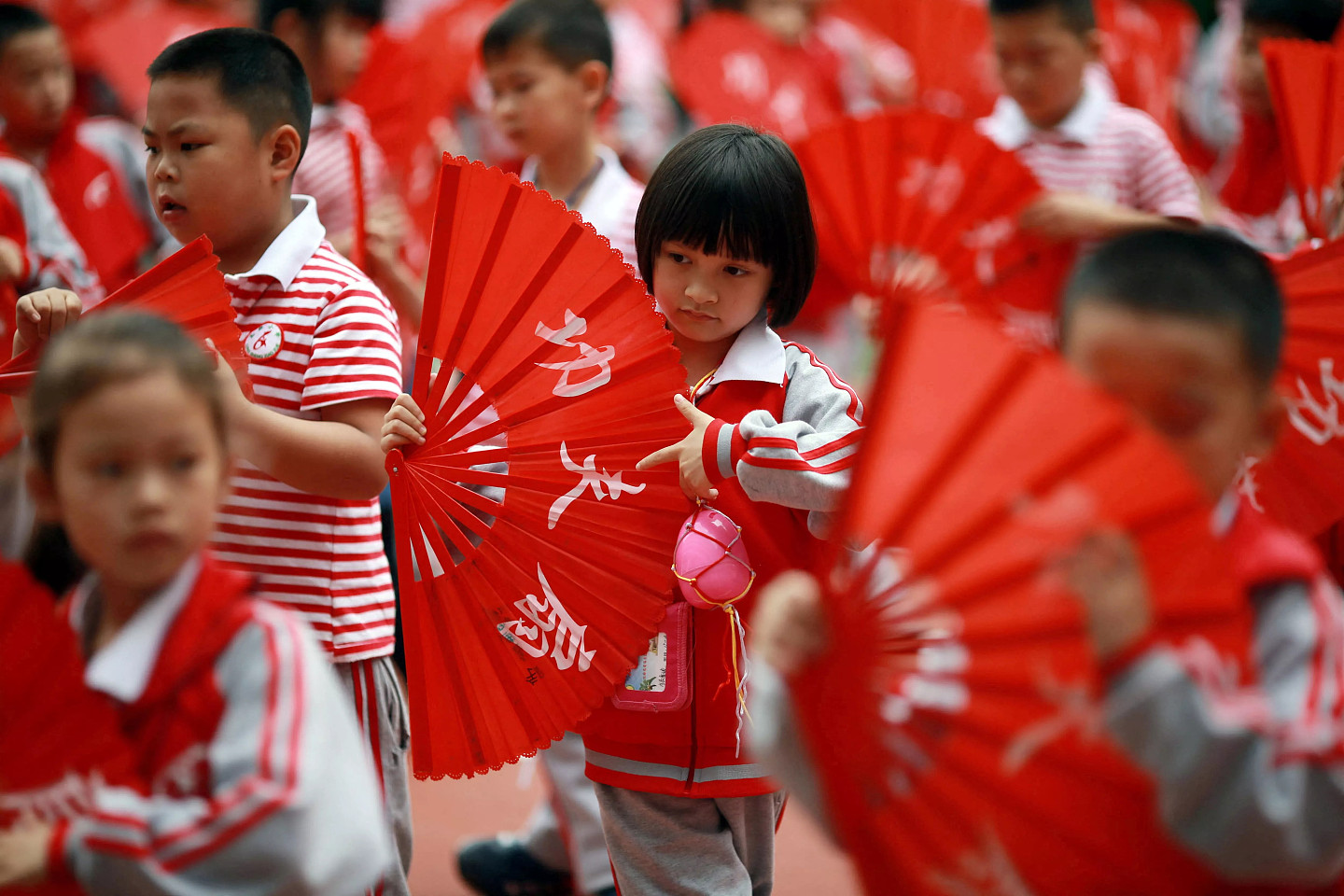 外媒:中国教育部推20禁令,基础教育政治定调(图) - 1