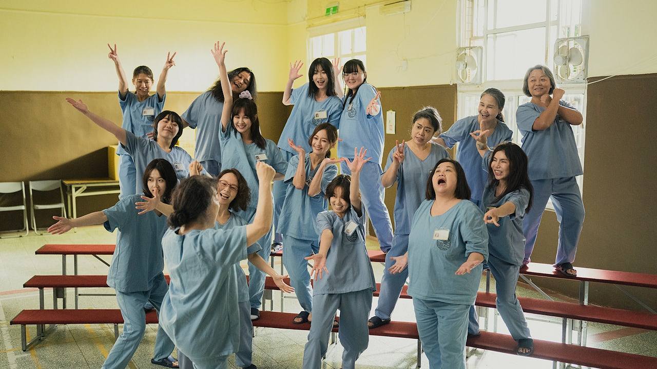 《阳光女子合唱团》电影标签引发争议,国台办:符合一中规范表述(组图) - 1