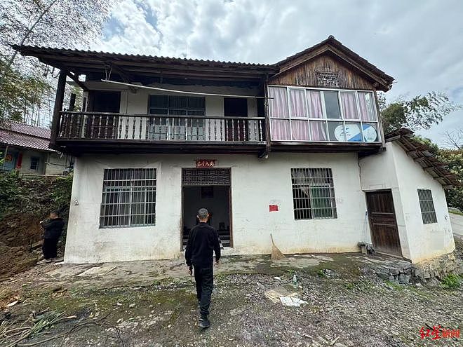 探访张雪湖南麻阳老家：老屋还留着教学光盘，堂弟曾见他“闭眼装发动机” - 1