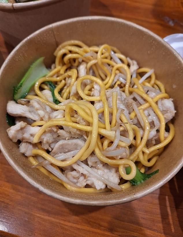 花了$45买中餐外卖竟然长这样？珀斯男子愤怒发帖：这是虚假广告 - 2