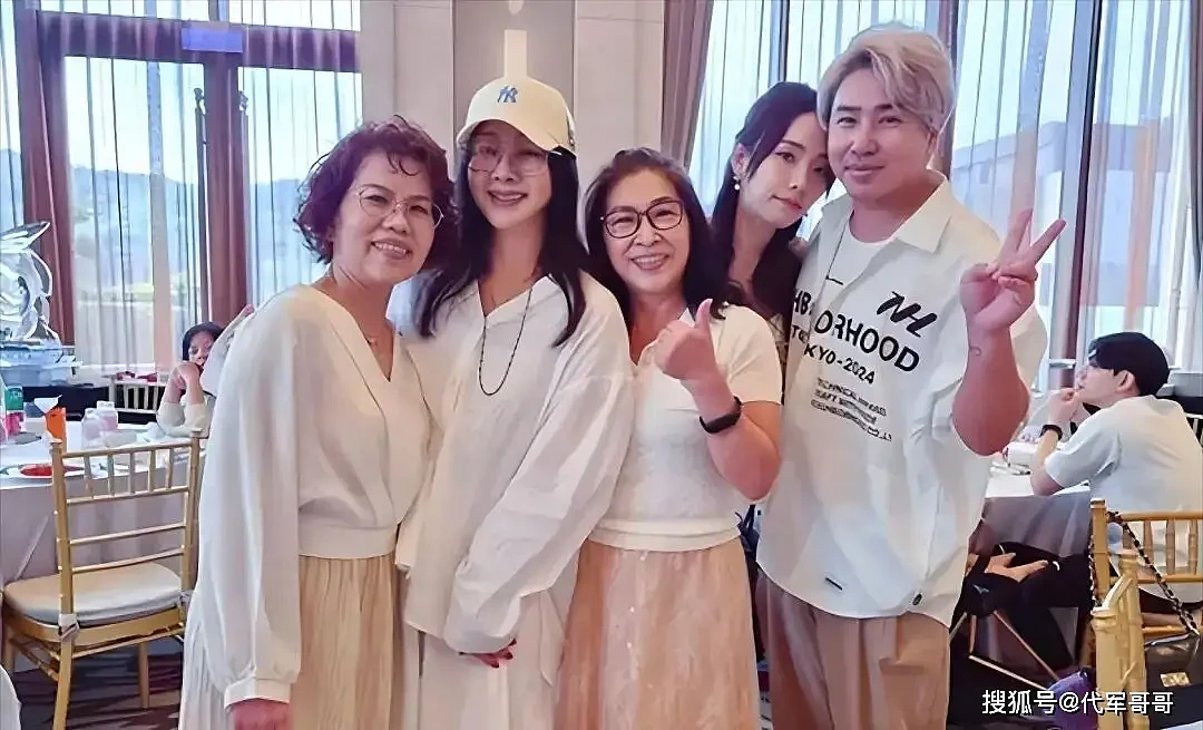 46岁欧弟近况曝光！两段婚姻生三个女儿，如今...（组图） - 2