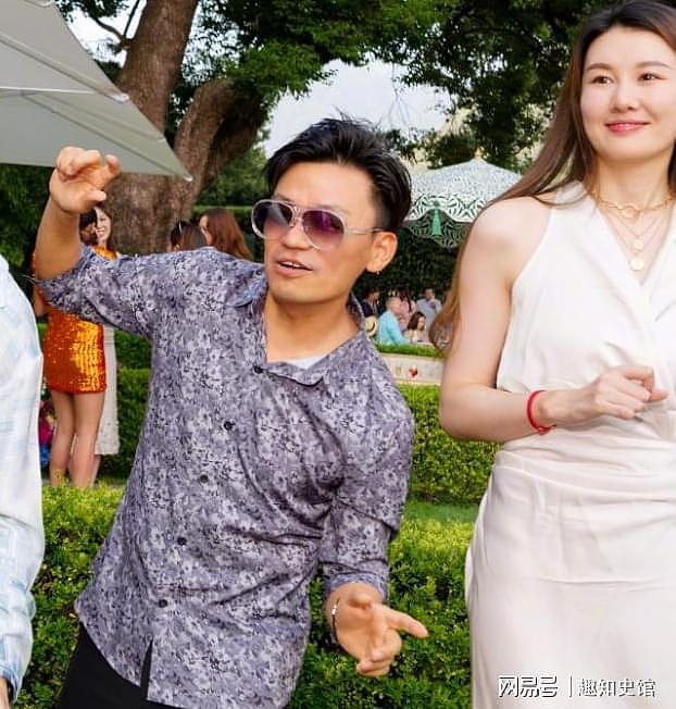 送走马蓉又来冯清,43岁的“老实人”王宝强,还是没逃出“女人圈” - 12