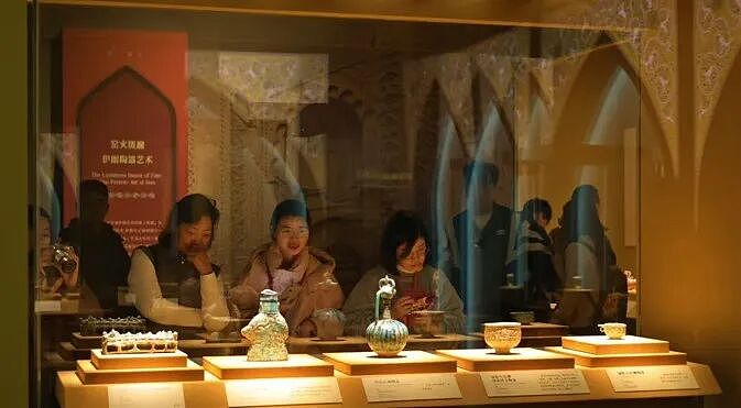 他把100多件伊朗国宝在战火中带来了中国(组图) - 13