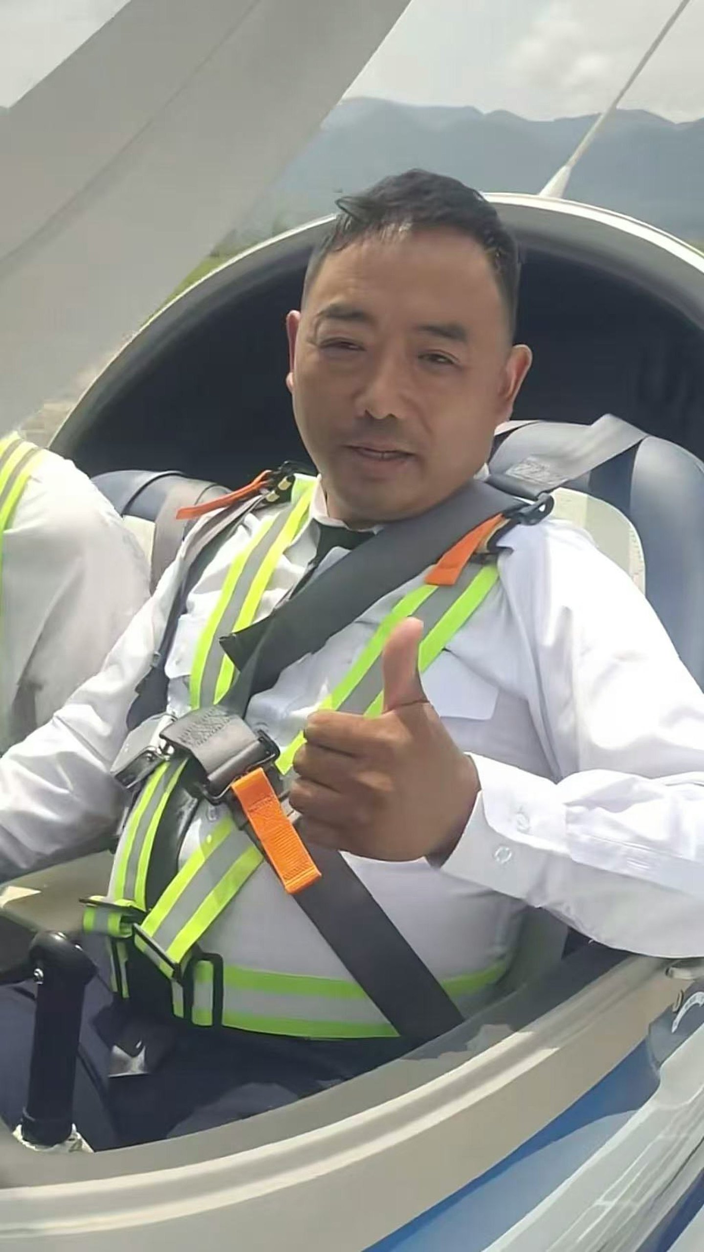 50岁男穷游阿联酋失联40日！街头露营惨被捕（组图） - 8