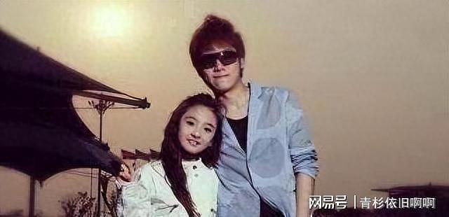 8岁爱上老师，12岁官宣恋爱，如今他俩怎样了（组图） - 1
