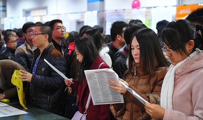 “新型啃老”席卷全国：孩子不工作也不伸手要钱，家长担心毁一生 - 3