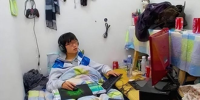 “新型啃老”席卷全国：孩子不工作也不伸手要钱，家长担心毁一生 - 5