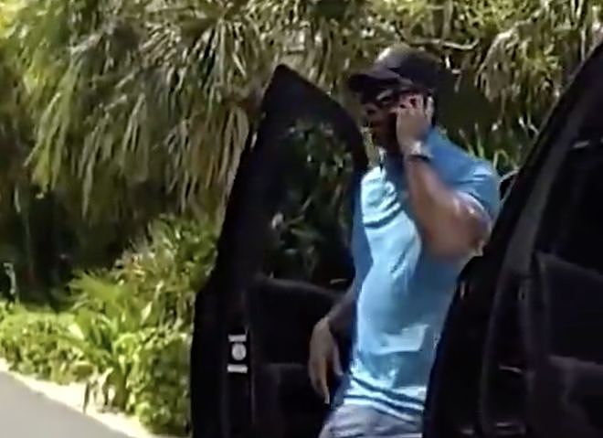 老虎伍兹被捕画面曝光!神志不清+直接打电话给特朗普,否认毒驾 - 1