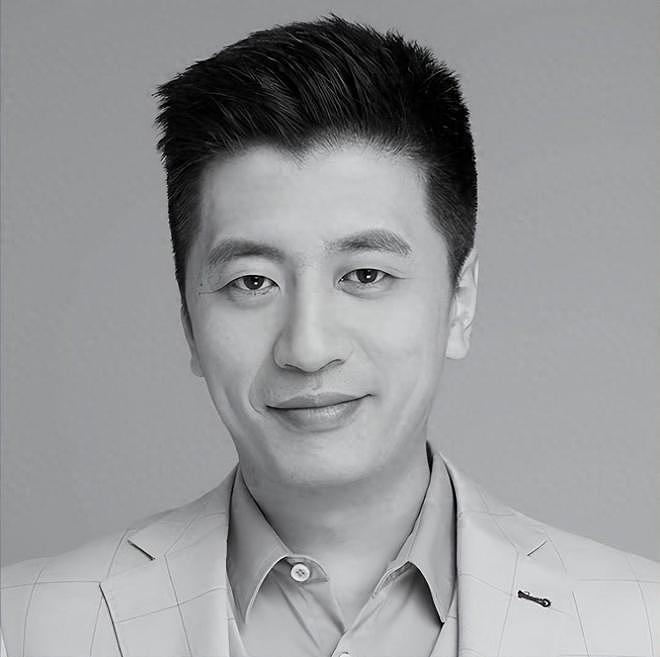 张雪峰女儿再发声，去世前一家三口曾一起用餐，女儿留言惹泪目 - 1