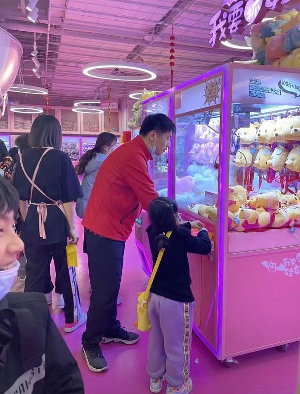 张雪峰女儿再发声，去世前一家三口曾一起用餐，女儿留言惹泪目 - 8