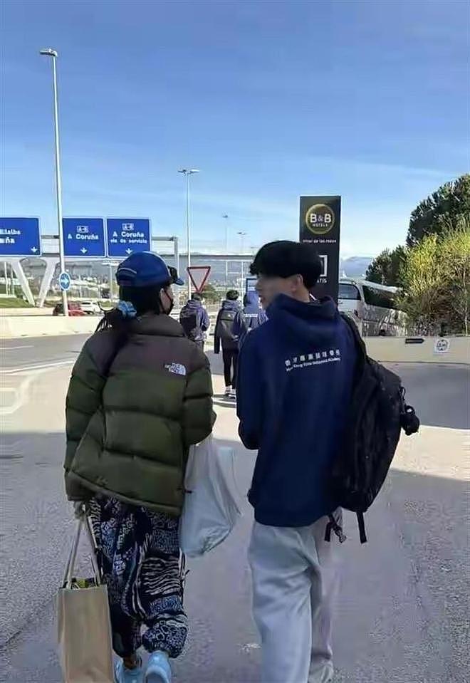 张柏芝上热搜！这次彻底无关谢霆锋，15岁二儿子正面照杀疯了 - 8