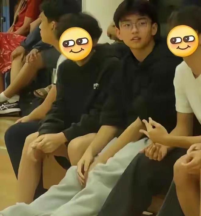 张柏芝上热搜！这次彻底无关谢霆锋，15岁二儿子正面照杀疯了 - 9