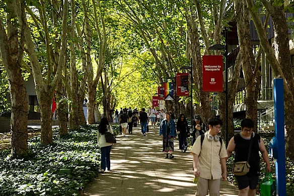 澳洲大学停车费竟高达$4189！生活成本危机下，学生连饭都吃不起（组图） - 2