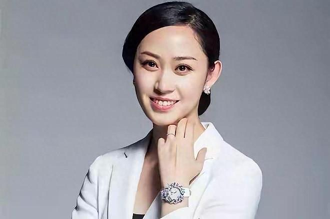 曾是浙江美女记者，嫁同学为妻，现已是上市公司董事长身价245亿（组图） - 1