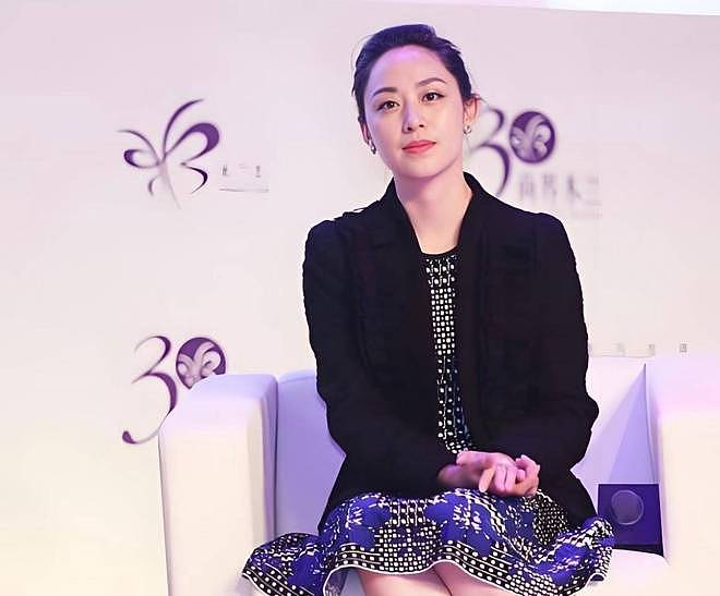 曾是浙江美女记者，嫁同学为妻，现已是上市公司董事长身价245亿（组图） - 5