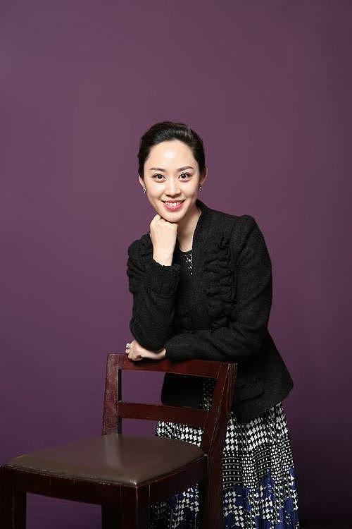 曾是浙江美女记者，嫁同学为妻，现已是上市公司董事长身价245亿（组图） - 7