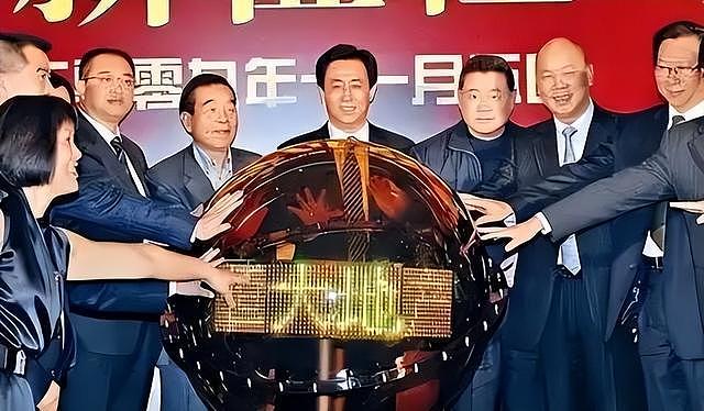 许家印背后有三个"靠山",一位去世、一位瘫痪,身份都不简单 - 9