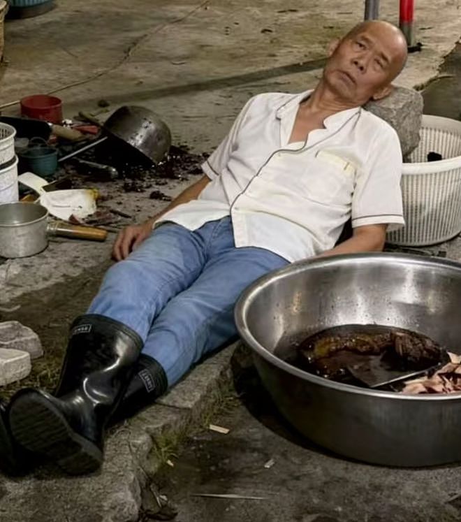 500桌同时排队！广东鸡煲店被千万网红带火，老板累瘫求饶：别来了（组图） - 17