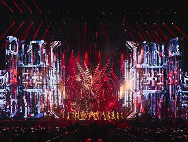 周杰伦杭州演唱会遭粉丝吐槽“划水”,降调、躲高音、嘉宾聊天撑场 - 4