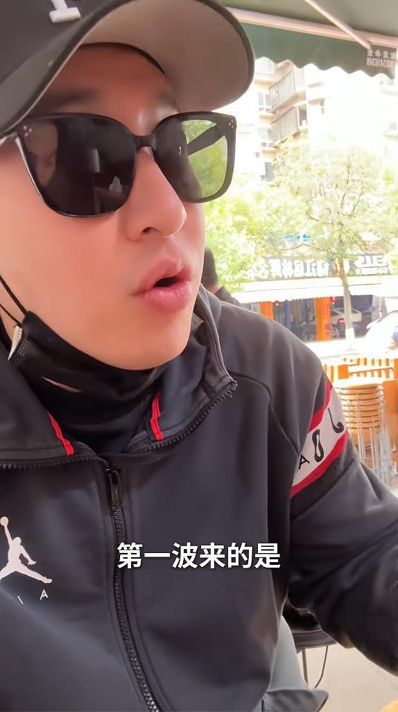 潘玮柏成都吃面,先吃臊子蒸蛋和一碗抄手开胃,又吃了4碗面 - 3