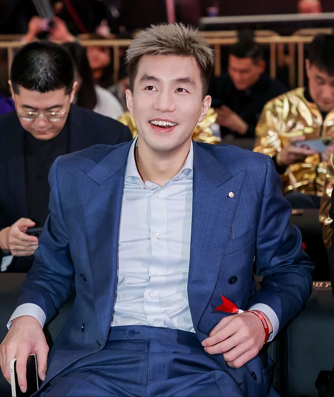 郭艾伦祸不单行,被好友诈骗近1000万,公安机关正式立案(组图) - 1
