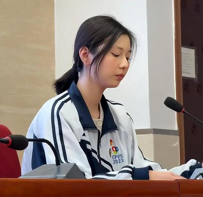 “还真把自己当盘菜了”，北京职高女被全网嘲笑，含金量0人买单（组图） - 7