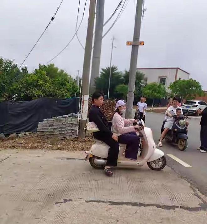 全红婵回乡祭祖一个动作火遍全网！褪去冠军光环的她，圈粉无数（组图） - 7