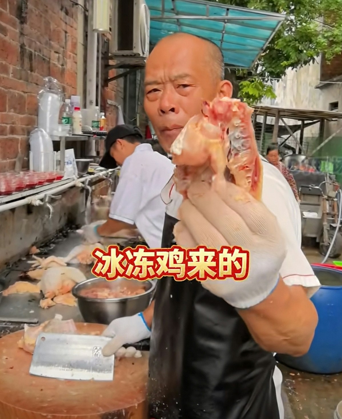 顺德鸡煲一夜爆红!老板自嘲用冰鲜鸡求“执笠”反引食客疯狂打卡(组图) - 9
