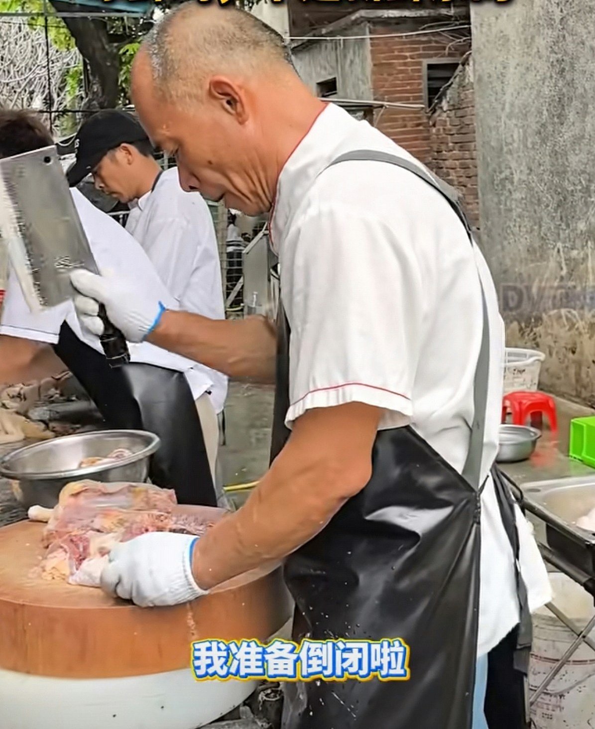 顺德鸡煲一夜爆红!老板自嘲用冰鲜鸡求“执笠”反引食客疯狂打卡(组图) - 10