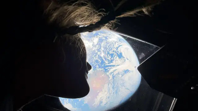 阿提米丝大量“发帖”秀图：这是科学之旅还是度假（组图） - 1