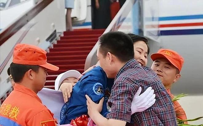 中国首位女航天员刘洋，结婚8年未生子，临行前给丈夫留下2条遗言（组图） - 13