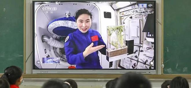 中国首位女航天员刘洋，结婚8年未生子，临行前给丈夫留下2条遗言（组图） - 14