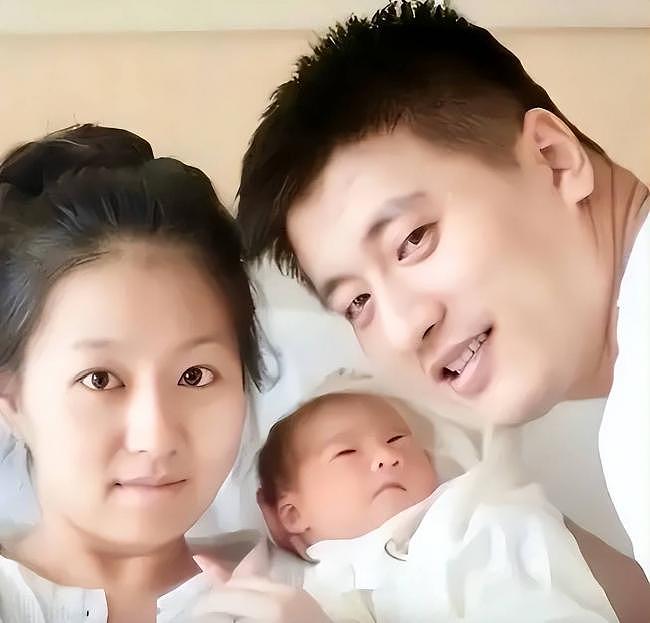 张雪峰前妻终于发声,首度回应女儿状态(组图) - 1
