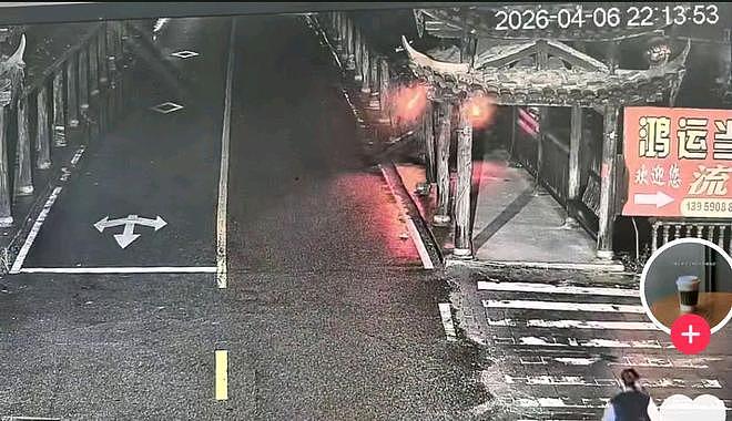 福建长汀一车辆坠河致5死,疑似新手女司机油门当刹车(组图) - 4