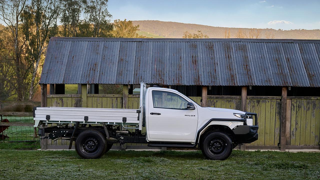 紧急！丰田在澳召回逾1.3万辆HiLux，转向系统故障恐引发致命车祸（组图） - 2