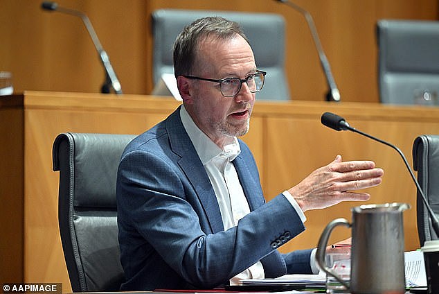 澳洲勋章军人涉战争罪被捕入狱,引发政坛震荡:艾博年避表态,各政坛人士表态站台(组图) - 10
