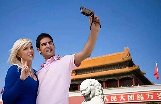 大量美国游客涌入中国，玩了几天后，不吹不黑，中国比美国强多了（组图） - 1