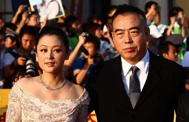 亲日辱华、知三当三？这一次，57岁的陈红被儿子丈夫“害”惨了（组图） - 8