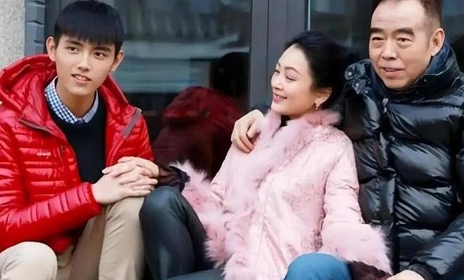 亲日辱华、知三当三？这一次，57岁的陈红被儿子丈夫“害”惨了（组图） - 11