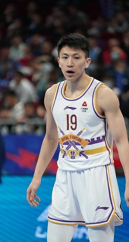 颜值比杨鸣帅，球技不输易建联，他37岁身家过亿，CBA现役常青树（组图） - 5
